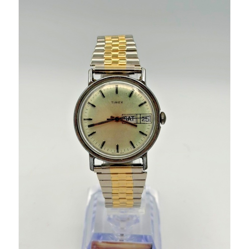 1970s Vintage Timex Day Date Watch Mechanical Runs Stretch Band 16860-10678